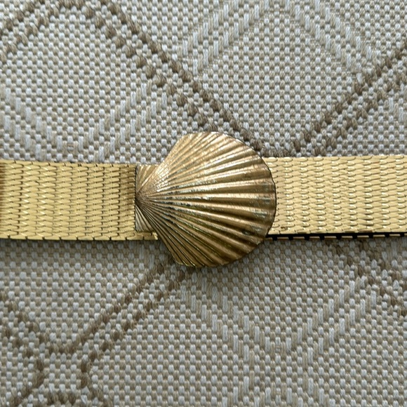 Vintage seashell stretchy belt, 24”, gold over black elastic… AMAZING - Picture 1 of 4